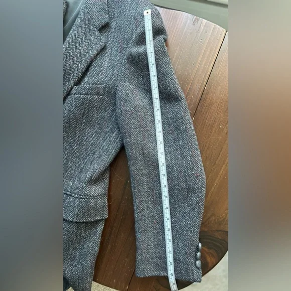Classic Harris Tweed Gray Wool Blazer - Picture 4 of 7